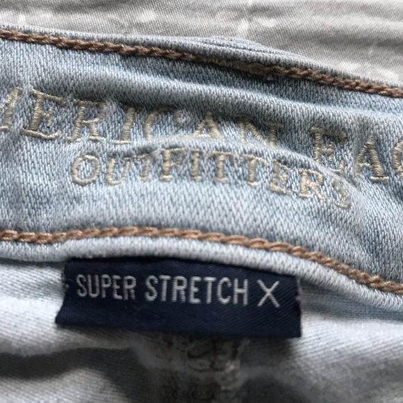 American Eagle light wash jean shorts - Picture 3 of 8